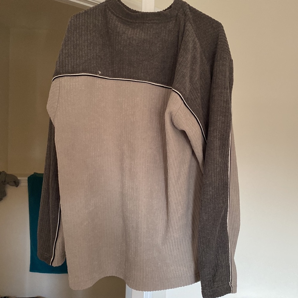 Crewneck sweatshirt - Picture 2 of 3